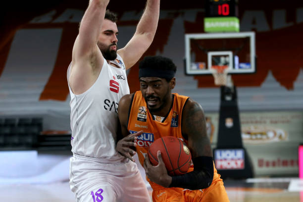 用人捉襟见 用人捉襟见