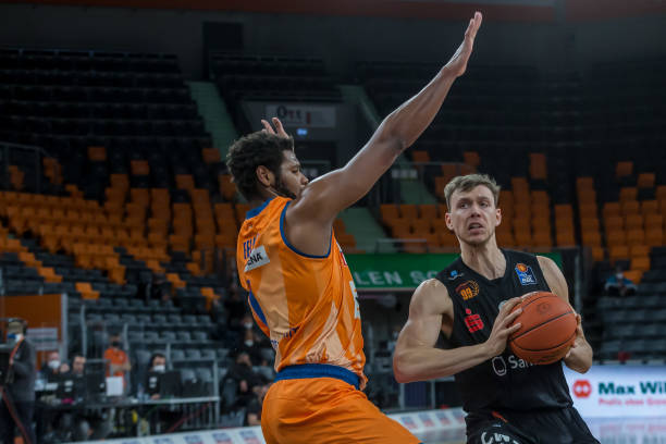 短期战术需 短期战术需