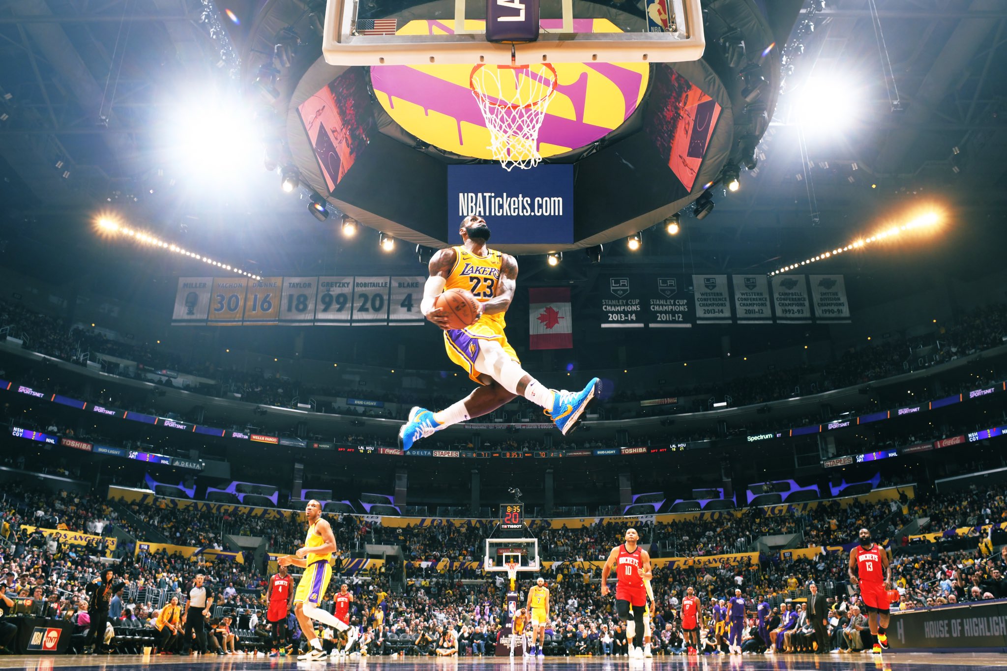 通过10场 通过10场